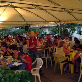 Le restaurant vous accueille midi et soir