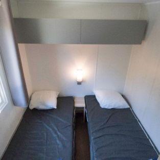 2 chambres avec 2 lits simples