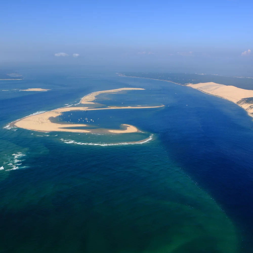Vue aérienne du Bassin d'Arcachon et dunes